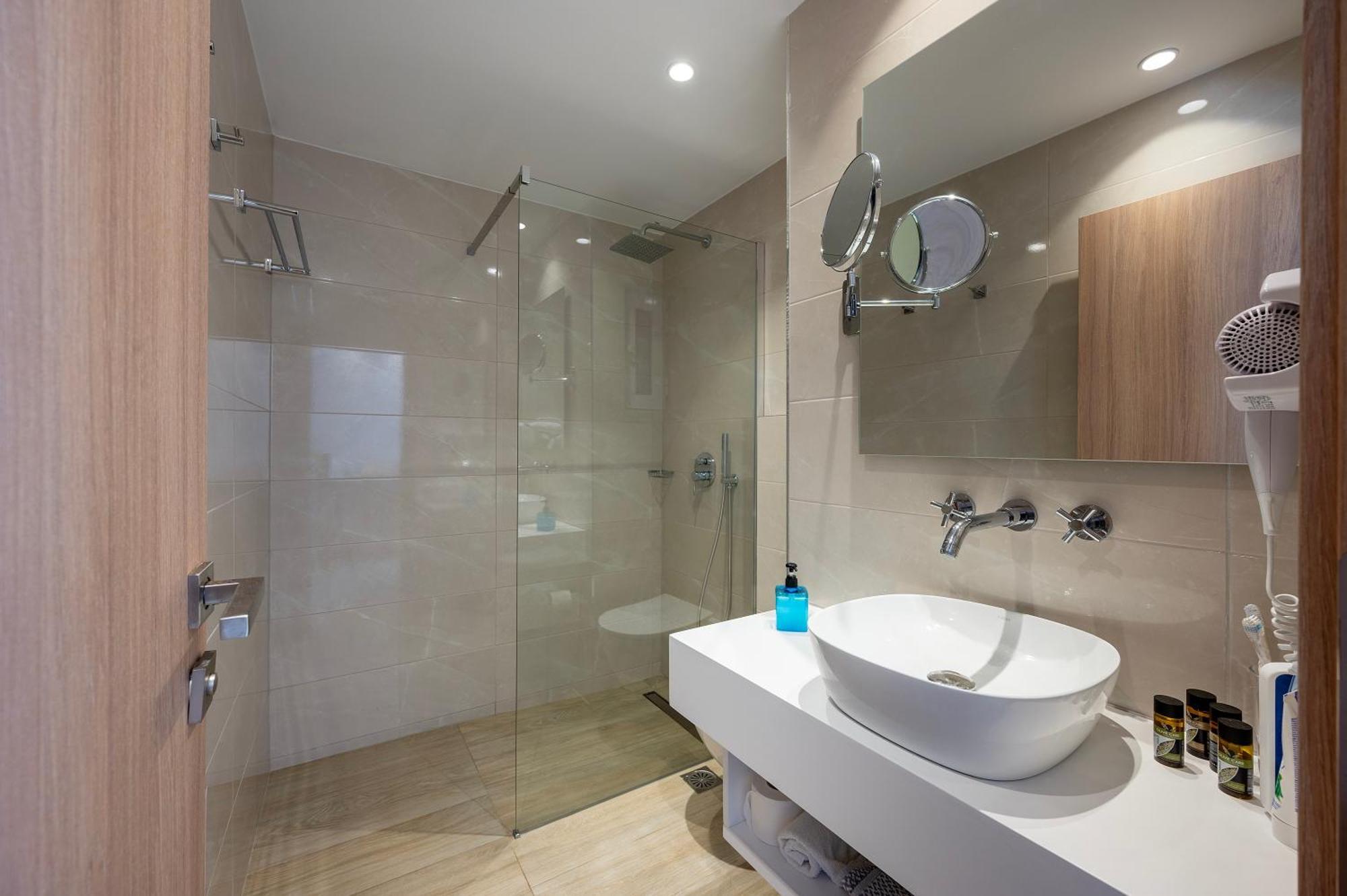Poseidon Deluxe Apartments コス・タウン エクステリア 写真